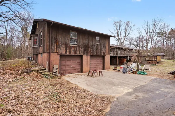 $575,000 | 7337 East Sternberg Road, Nunica, MI 49448