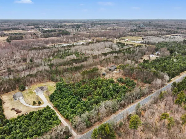 $575,000 | 7337 East Sternberg Road, Nunica, MI 49448
