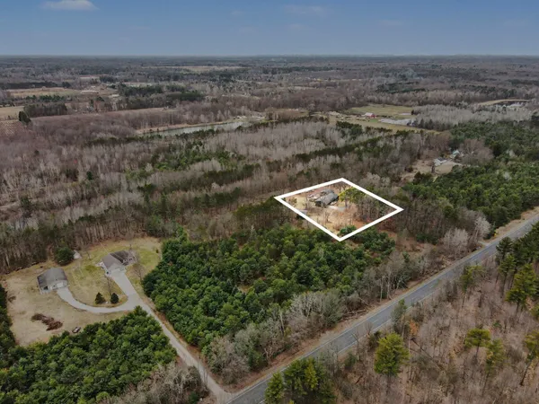 $575,000 | 7337 East Sternberg Road, Nunica, MI 49448