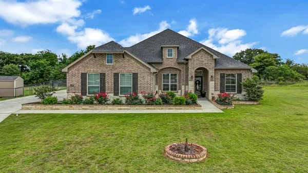 $557,900 | 1036 Northern Oaks Court, Springtown, TX 76082
