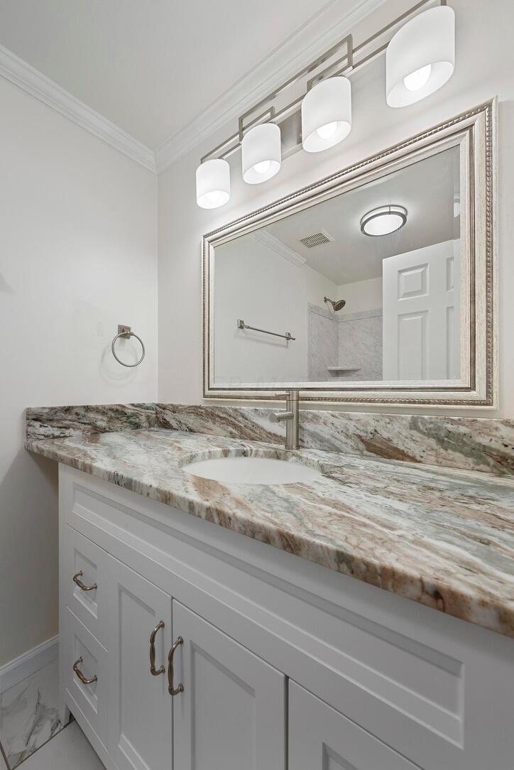 8531 Liberty Road North Powell, OH 43065 - Photo 38 of 43 Full Bathroom
