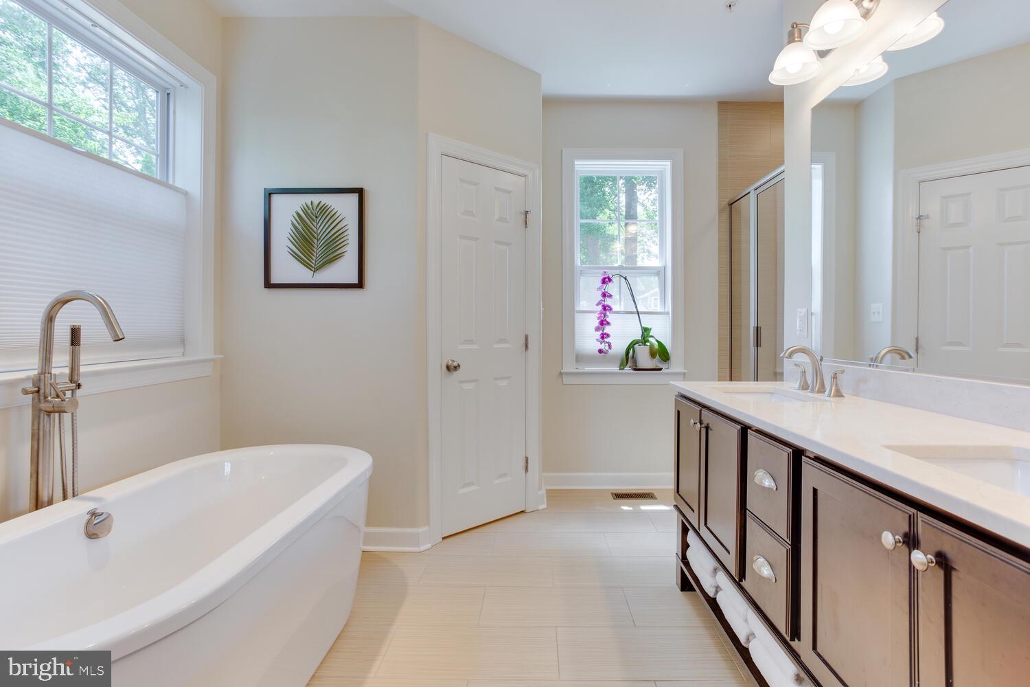1091 River Bay Road Annapolis, MD 21409 - Photo 34 of 56 Primary Bath with Soaking Tub