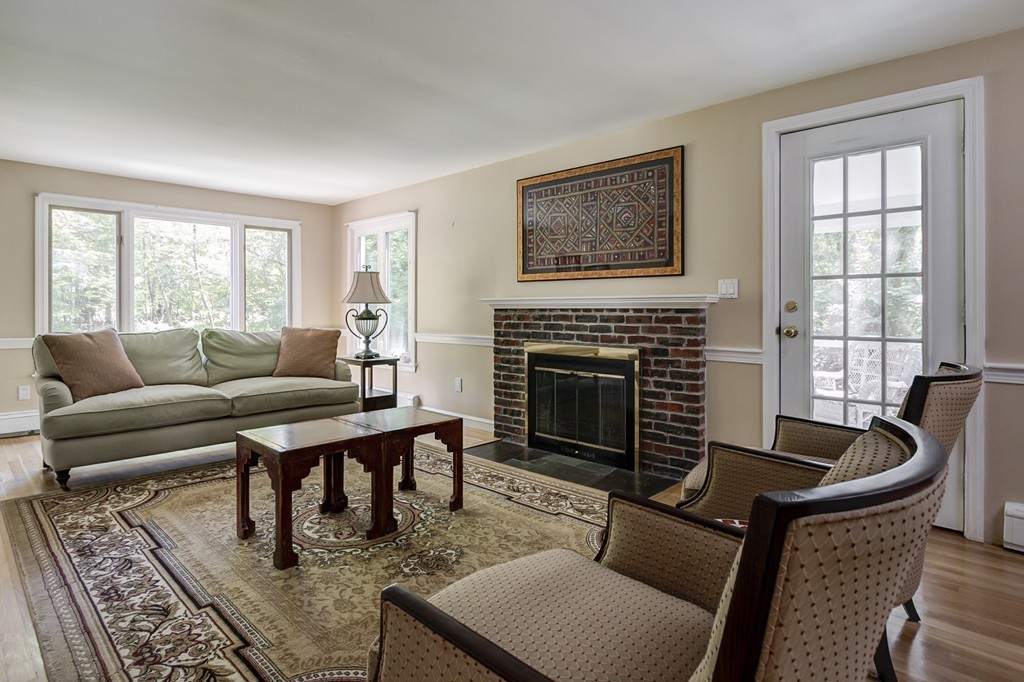 56 Upton Road Westborough, MA 01581 - Photo 4 of 25 Gallery Image 4