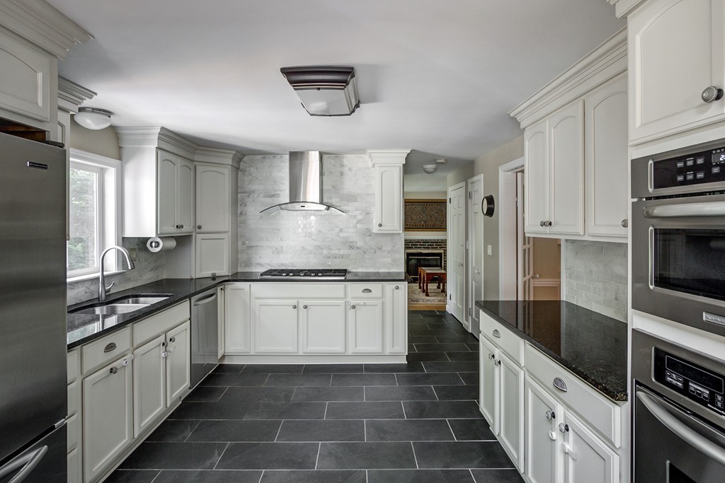 56 Upton Road Westborough, MA 01581 - Photo 8 of 25 Gallery Image 8