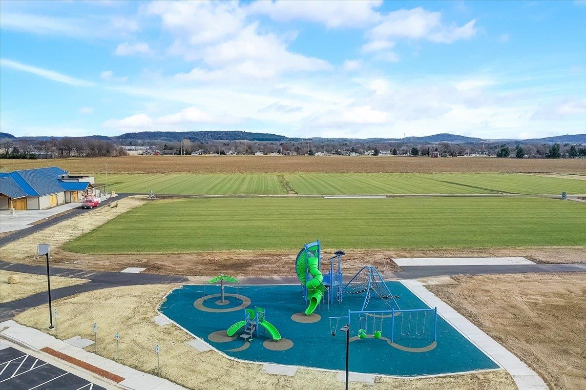 245 Falcon Sauk City, WI 53583 - Photo 4 of 7