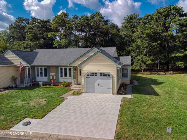 $2,000 | 12A Birchwood Drive, Unit B, Whiting, NJ 08759