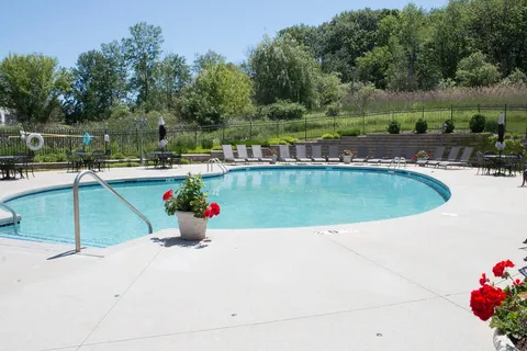 $995,000 | 401 Abbey Ridge Court, Fontana, WI 53125
