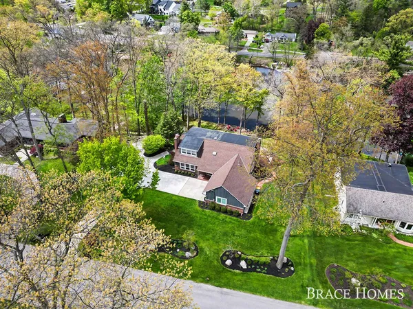 $899,900 | 2793 Cascade Springs Drive Southeast, Grand Rapids, MI 49546