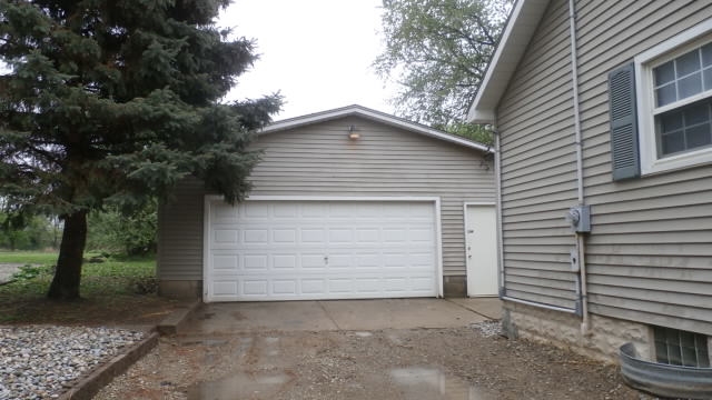 7530 Garrison Road Durand, MI 48429 - Photo 6 of 13 31245543-8.JPG