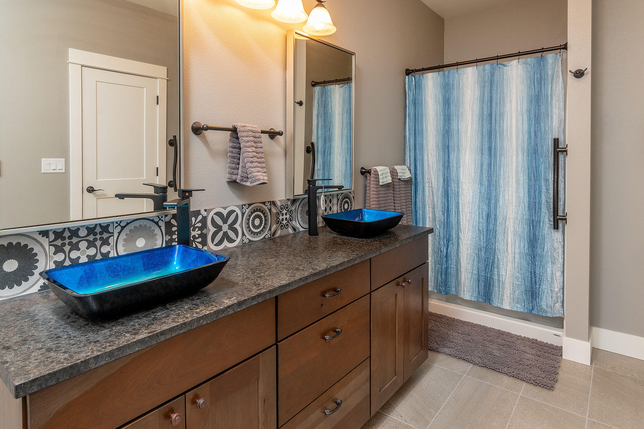 17090 Pasadena Road Bend, OR 97707 - Photo 22 of 33 Primary2 Bath