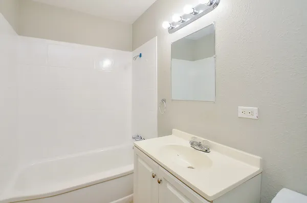 $1,425 | 5405 Southlea Street, Houston, TX 77033