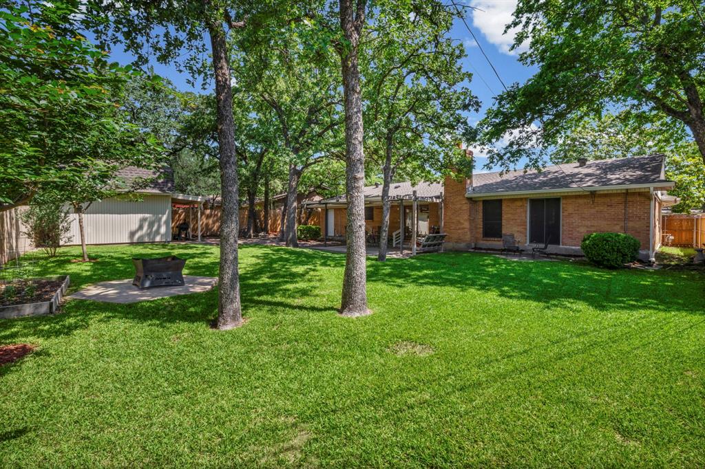 28 Coffee Tavern Road Bedford, TX 76022 - Photo 23 of 26 Two story storage