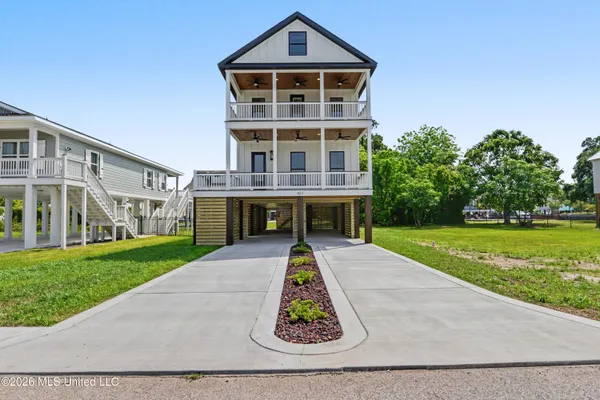 $725,000 | 423 South Girard Avenue, Long Beach, MS 39560
