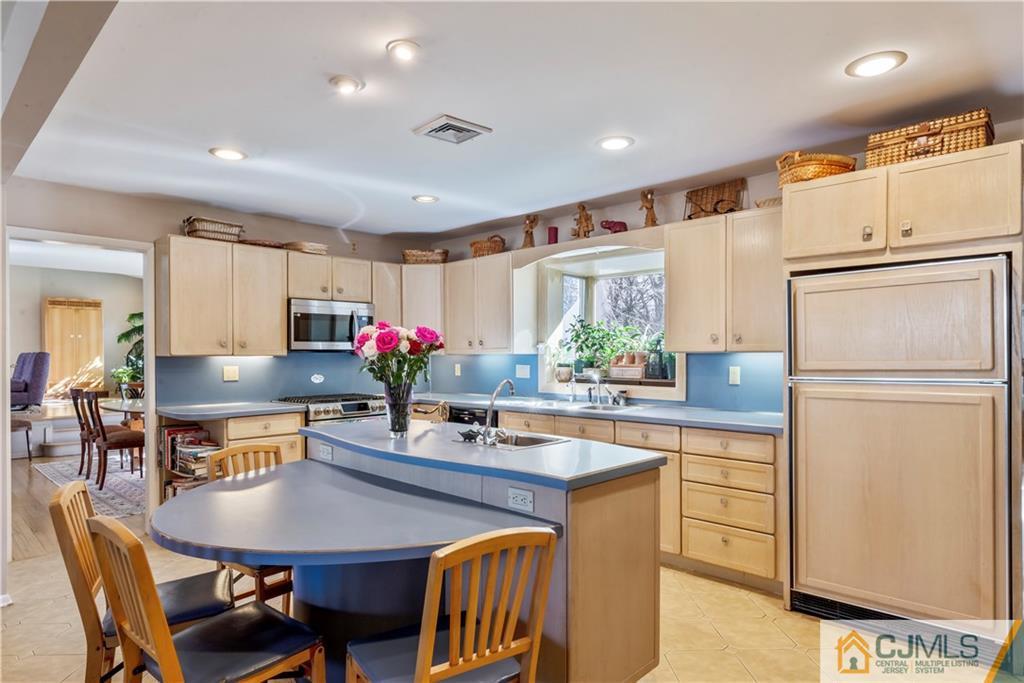 13 Devon Road Edison, NJ 08820 - Photo 11 of 44
