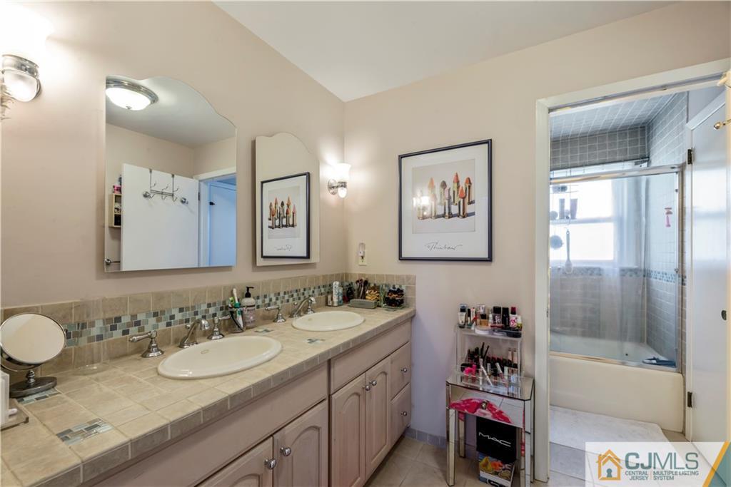 13 Devon Road Edison, NJ 08820 - Photo 30 of 44