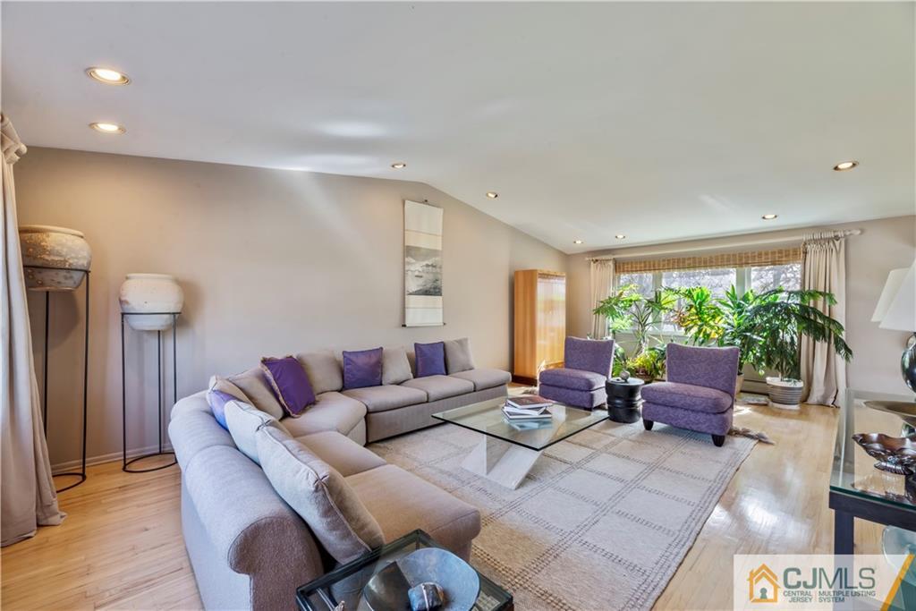 13 Devon Road Edison, NJ 08820 - Photo 5 of 44