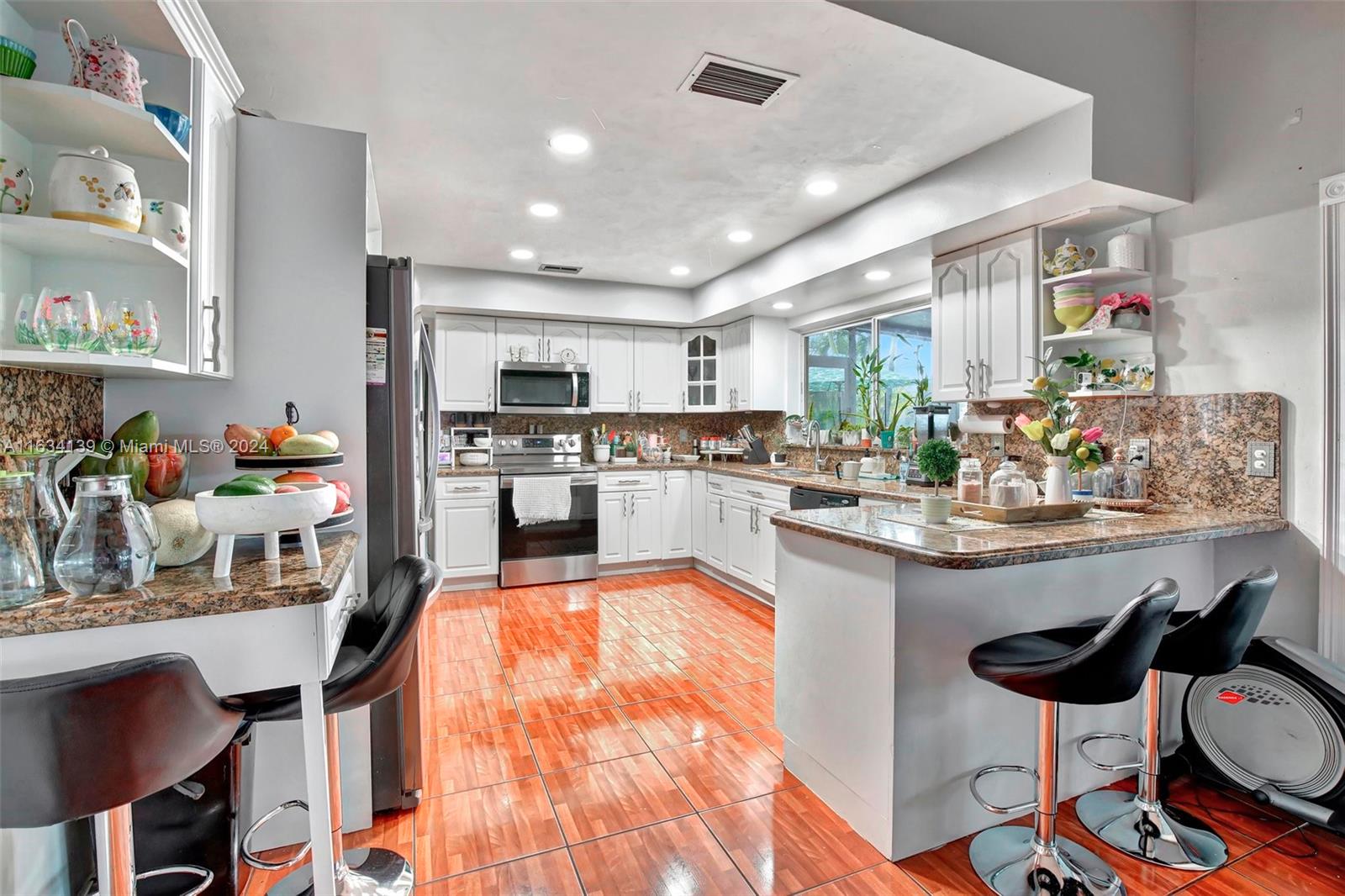 2860 Huron Way Miramar, FL 33025 - Photo 18 of 57