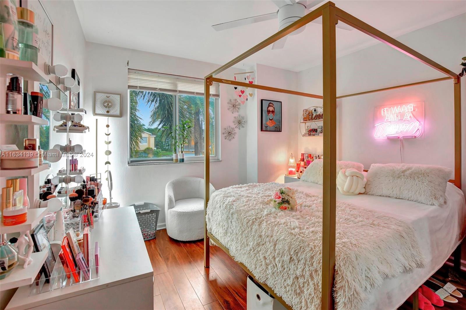 2860 Huron Way Miramar, FL 33025 - Photo 25 of 57 a living room with furniture