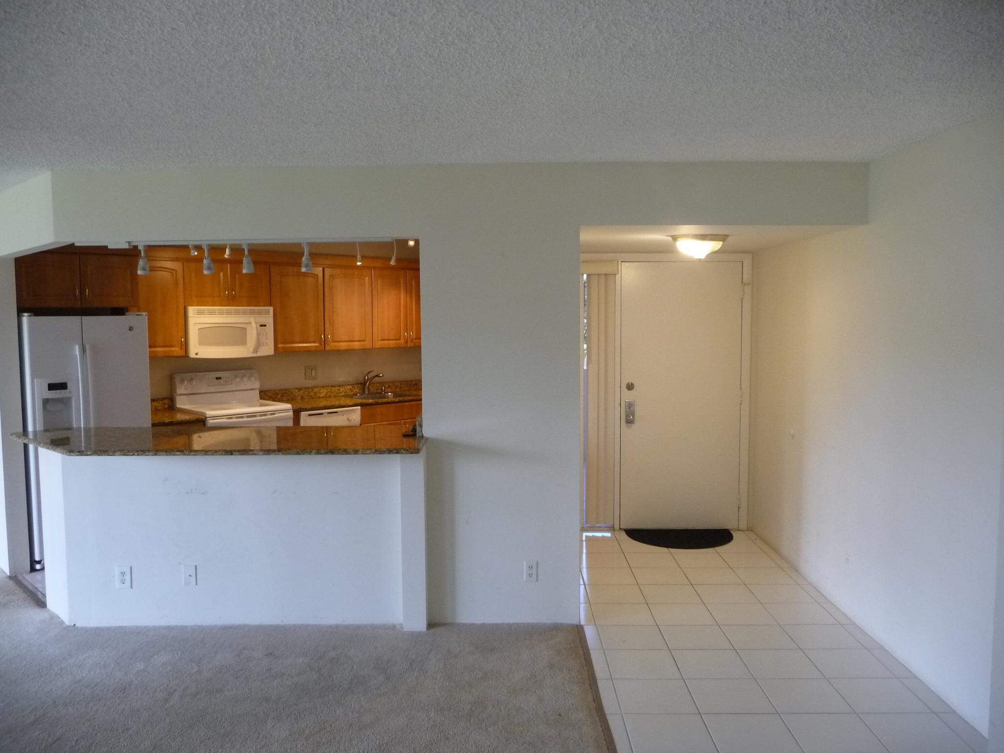 5751 Camino Del Sol, Unit 302 Boca Raton, FL 33433 - Photo 5 of 15 ENTR