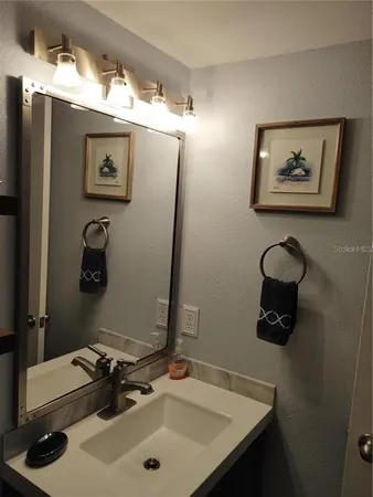 $1,400 | 1983 Abrico Drive, Unit H13, Lutz, FL 33558