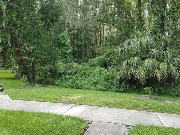 $1,400 | 1983 Abrico Drive, Unit H13, Lutz, FL 33558
