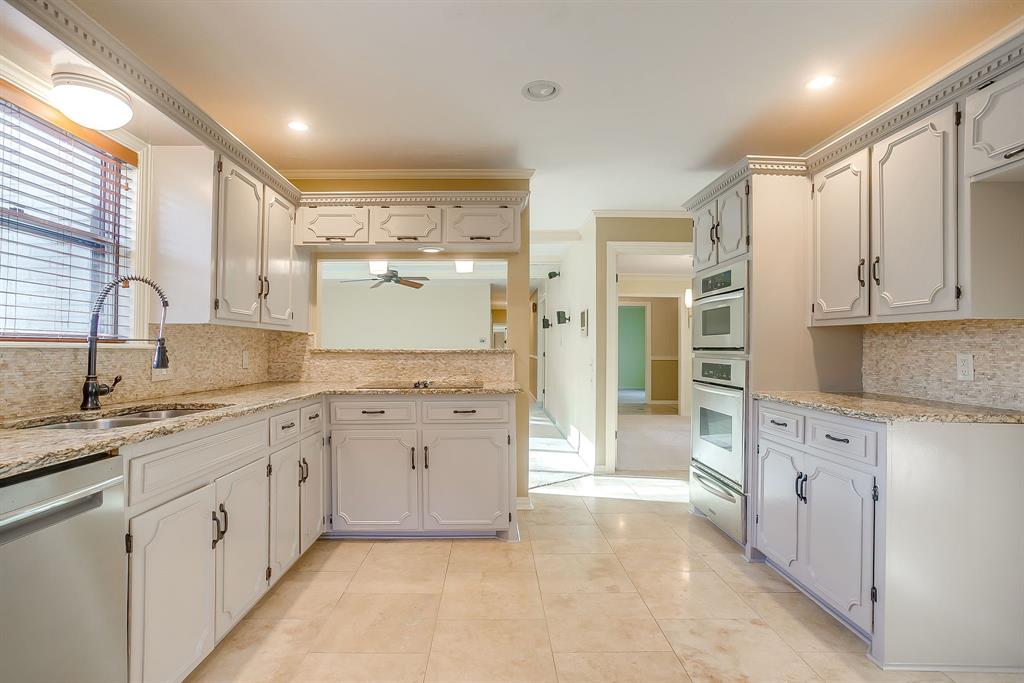 1705 Watson Street Fort Worth, TX 76103 - Photo 6 of 22