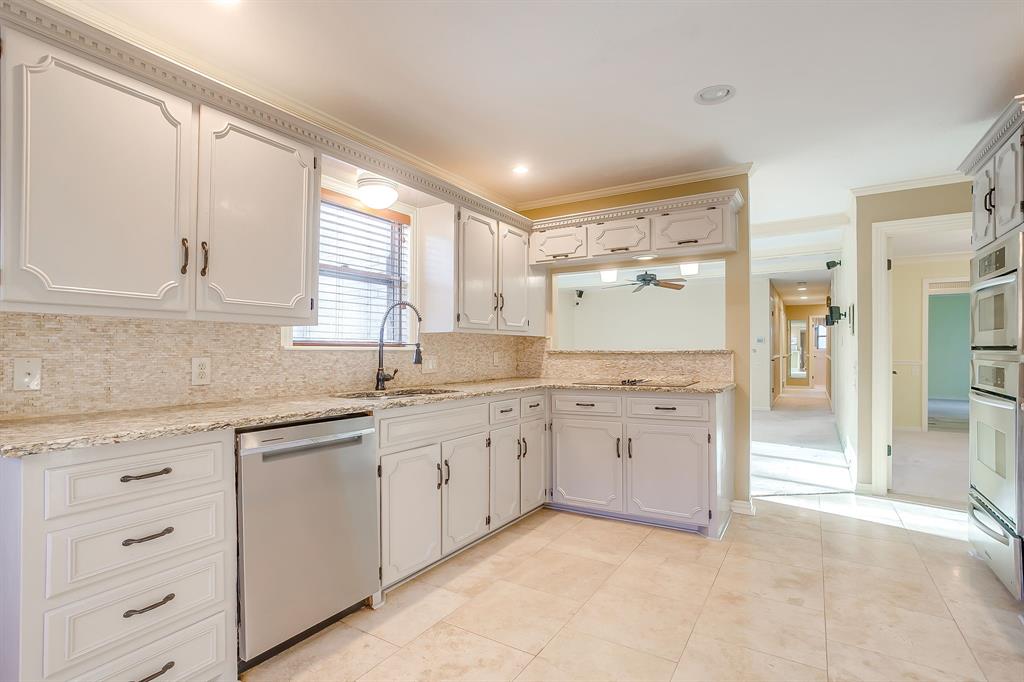 1705 Watson Street Fort Worth, TX 76103 - Photo 7 of 22