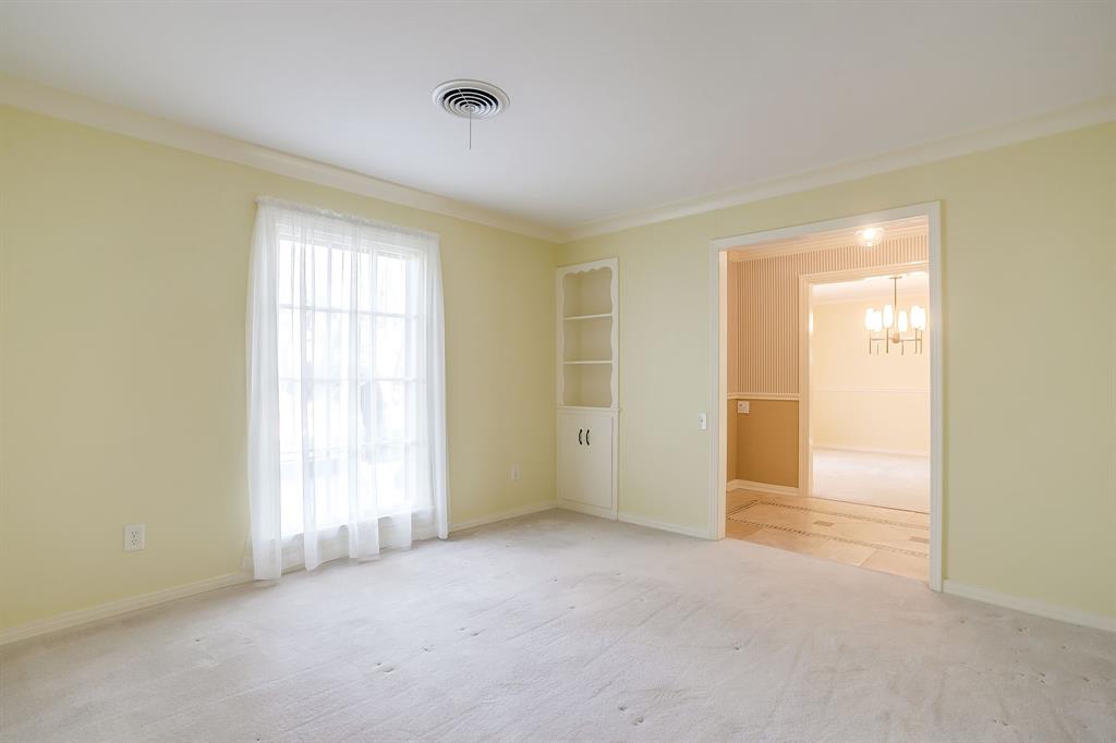 1705 Watson Street Fort Worth, TX 76103 - Photo 8 of 22