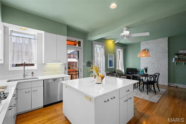$575,000 | 6046 Westminster Place, St. Louis, MO 63112