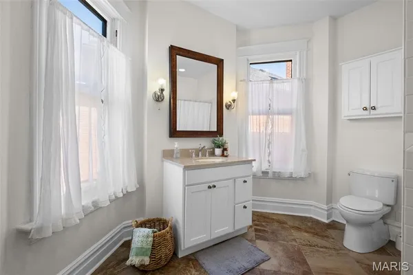 $575,000 | 6046 Westminster Place, St. Louis, MO 63112