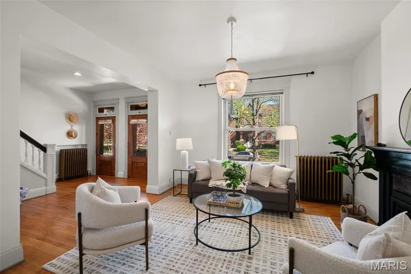 $575,000 | 6046 Westminster Place, St. Louis, MO 63112