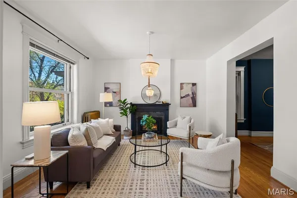 $575,000 | 6046 Westminster Place, St. Louis, MO 63112