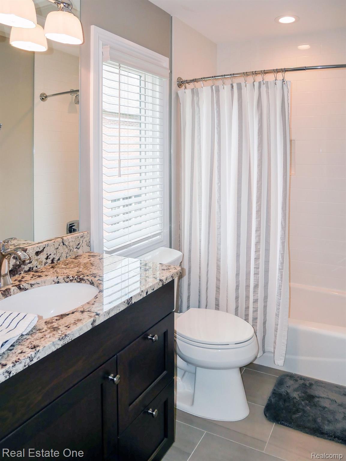 3760 Cedar Brook Drive Rochester, MI 48309 - Photo 51 of 76 Princess Suite Bath