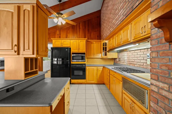 $280,000 | 904 Iroquois Trail, Niles, MI 49120
