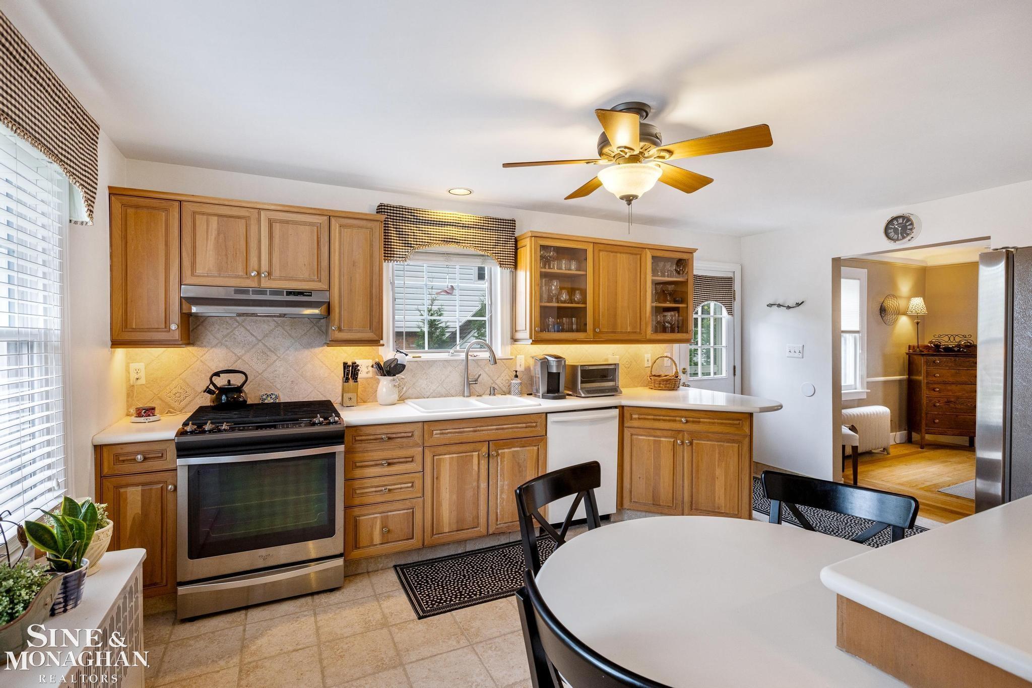 787 Lincoln Road Grosse Pointe, MI 48230 - Photo 9 of 31 50124065-8.JPG