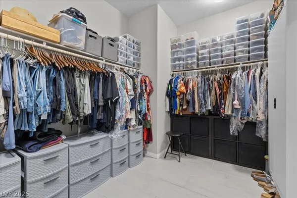 $800,000 | 10165 Ferton Lake Avenue, Las Vegas, NV 89178