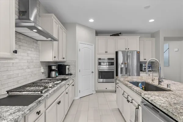 $800,000 | 10165 Ferton Lake Avenue, Las Vegas, NV 89178