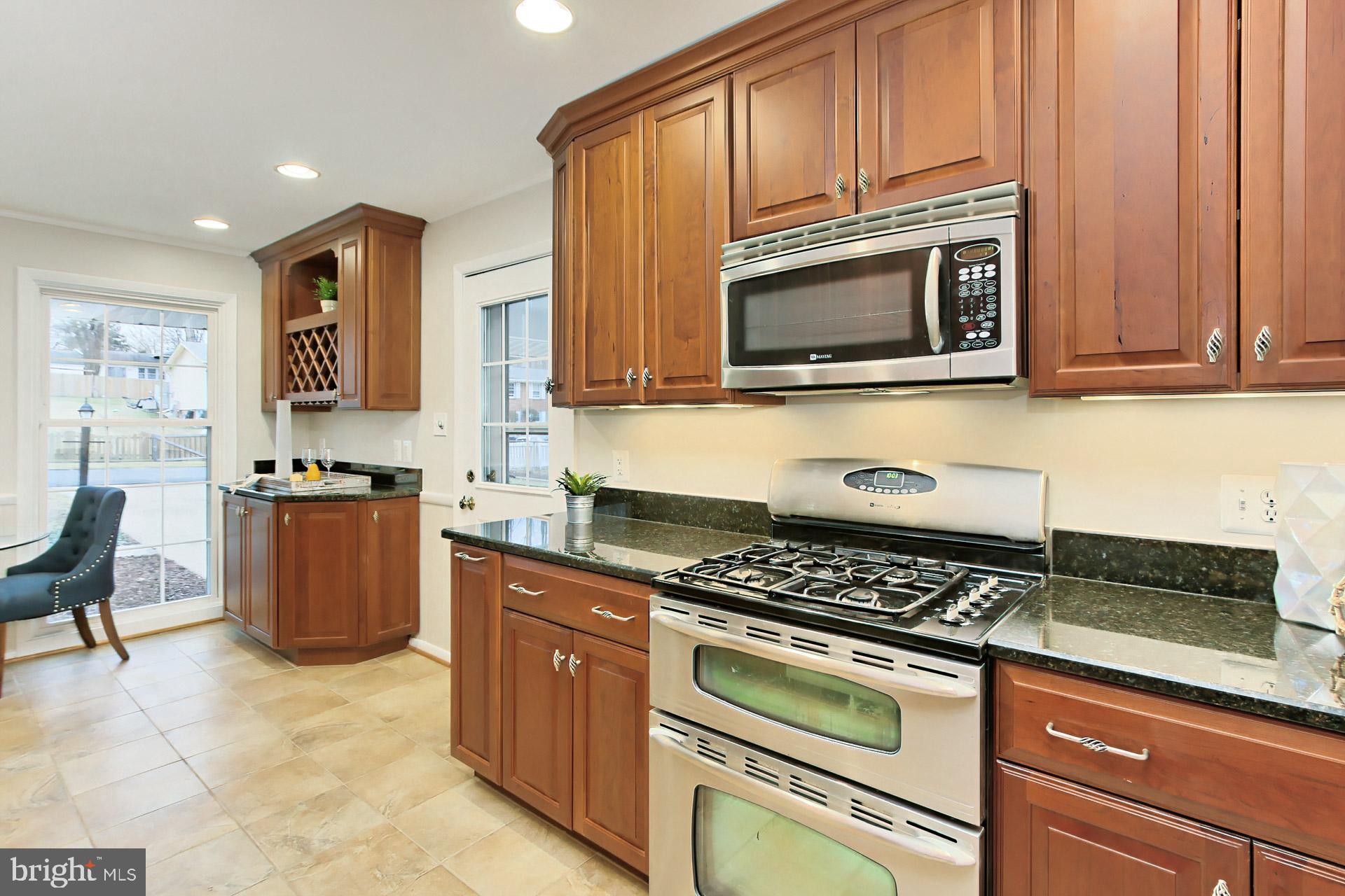 6313 Alberta Street Springfield, VA 22152 - Photo 19 of 45 Gemini gas range and built-in microwave