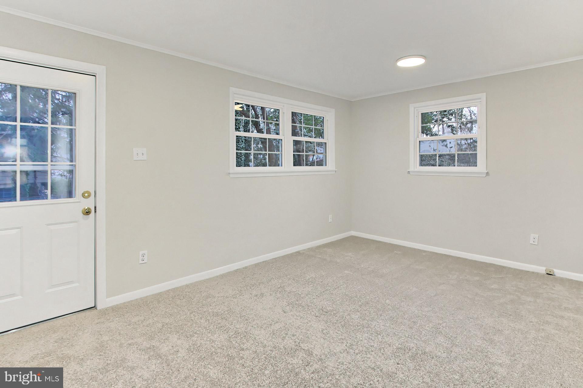 6313 Alberta Street Springfield, VA 22152 - Photo 31 of 45 4th BR on lwr lvl has rear entrance & en-suite BA