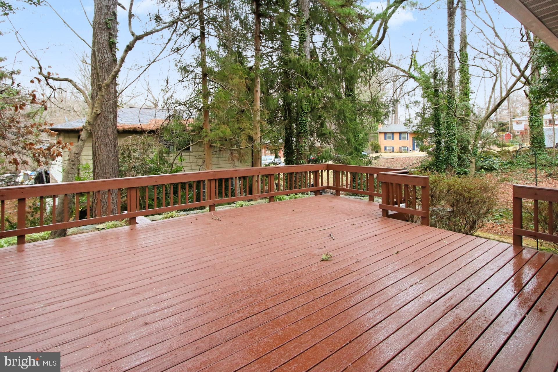 6313 Alberta Street Springfield, VA 22152 - Photo 38 of 45 Large rear sundeck