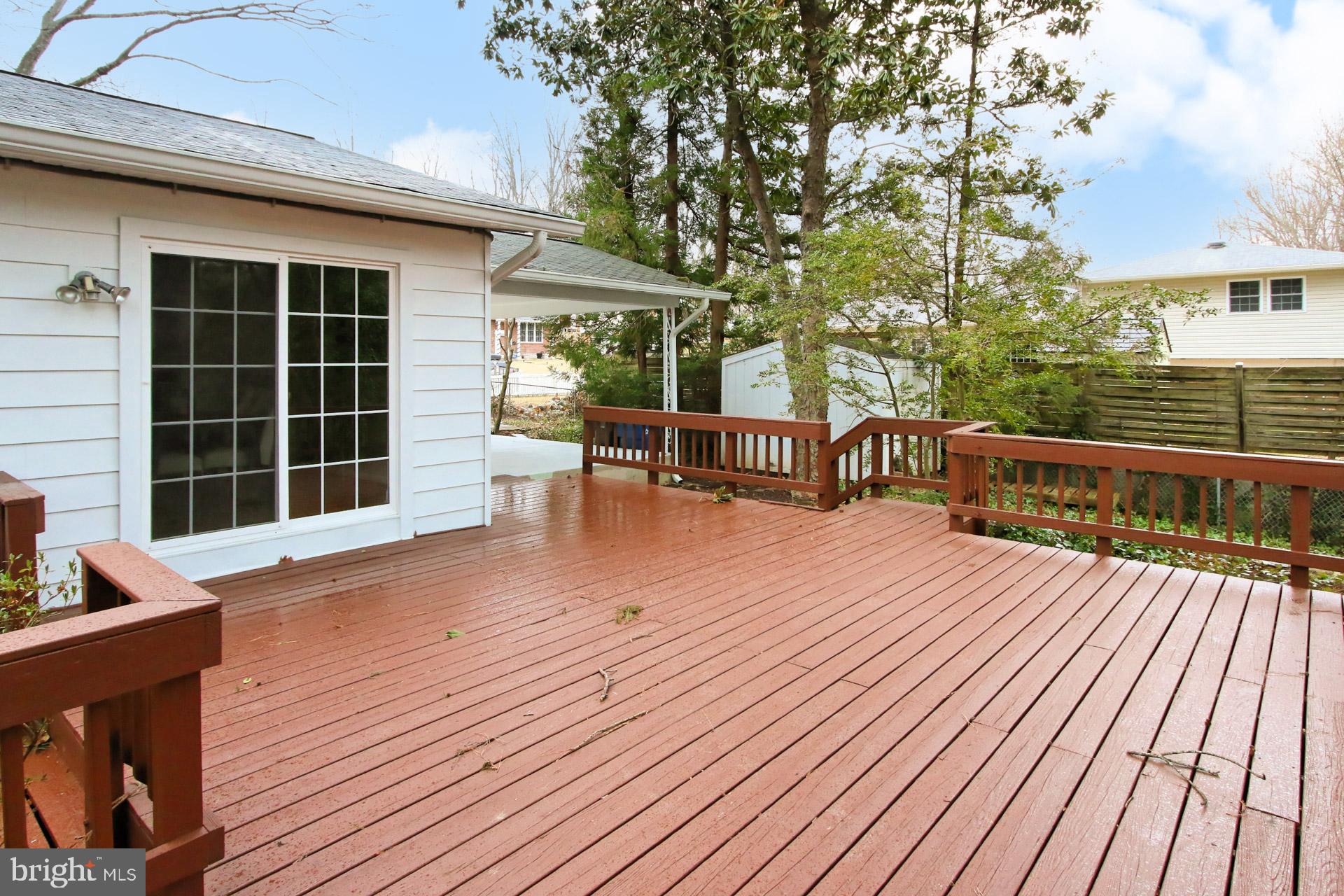 6313 Alberta Street Springfield, VA 22152 - Photo 40 of 45 Rear deck