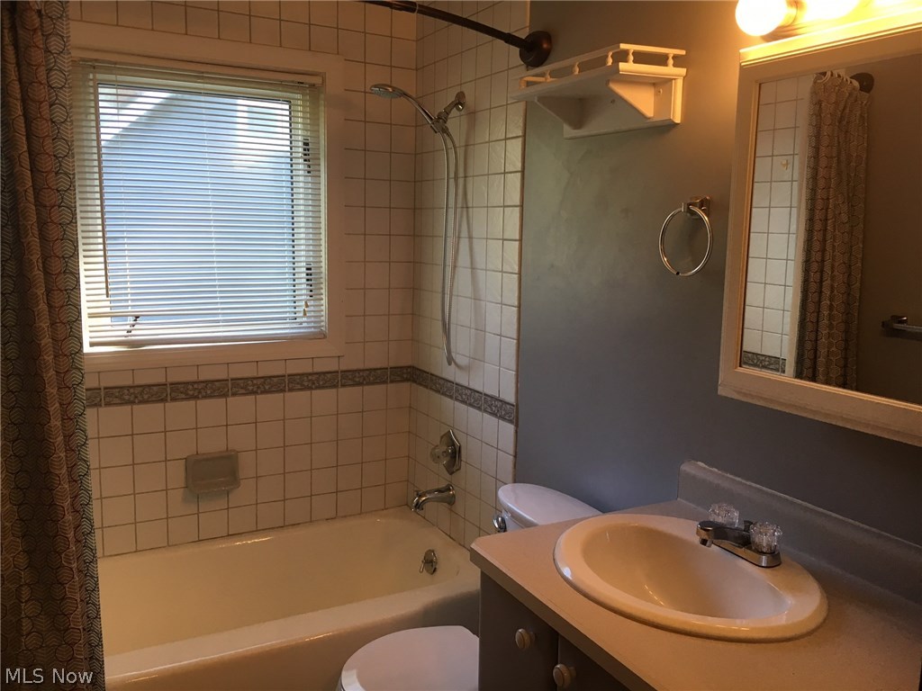 5019 New Road Youngstown, OH 44515 - Photo 11 of 26 Gallery Image 11