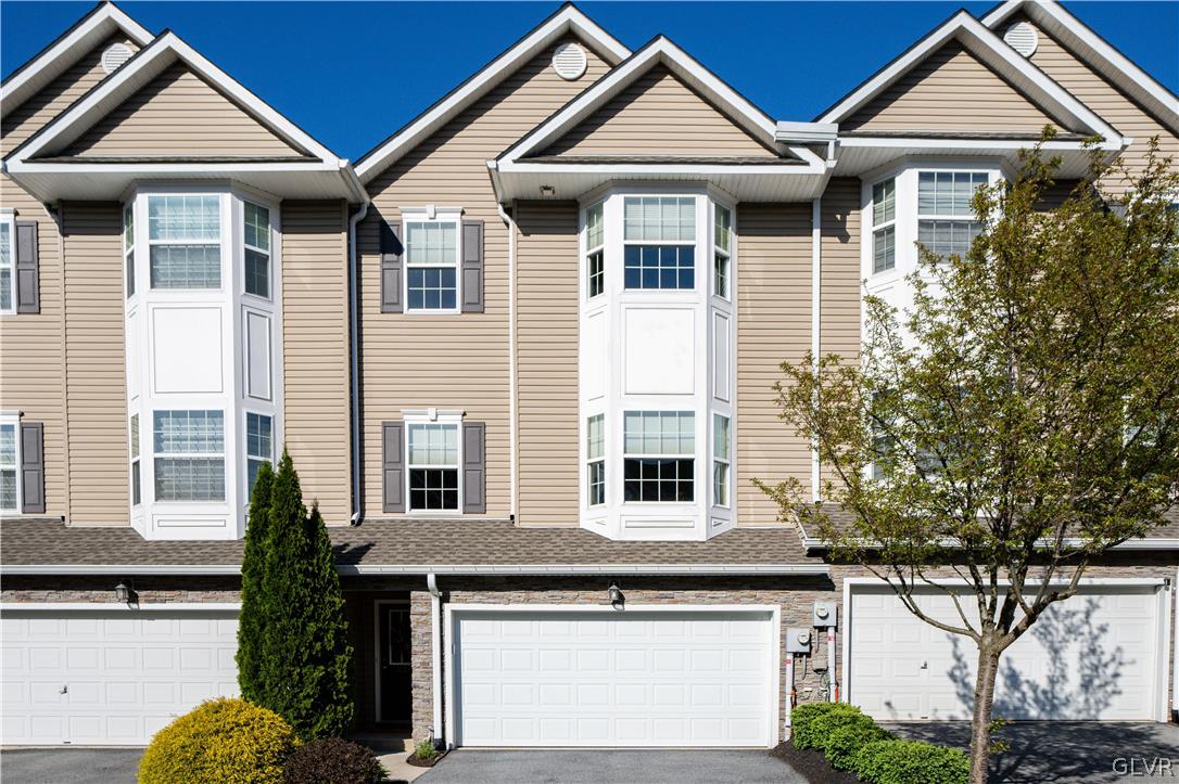 2255 Rising Hill