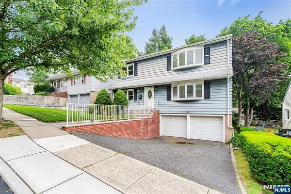 $2,795 | 37 Woodland Avenue, Unit 2, Maywood, NJ 07607