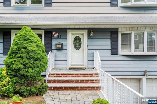 $2,795 | 37 Woodland Avenue, Unit 2, Maywood, NJ 07607