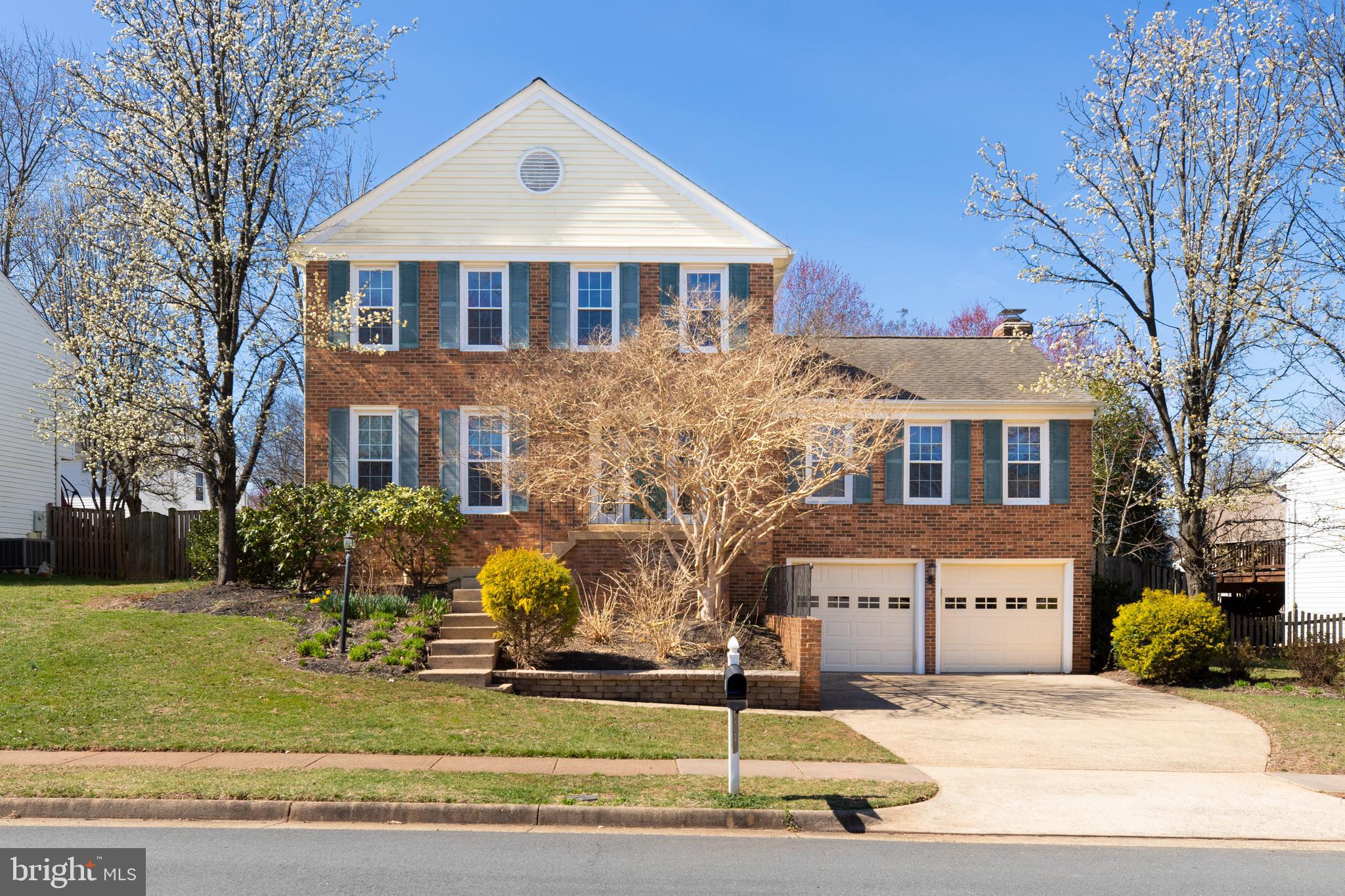 109 Country Road Sterling, VA 20165 - Photo 1 of 52 Gallery Image 1