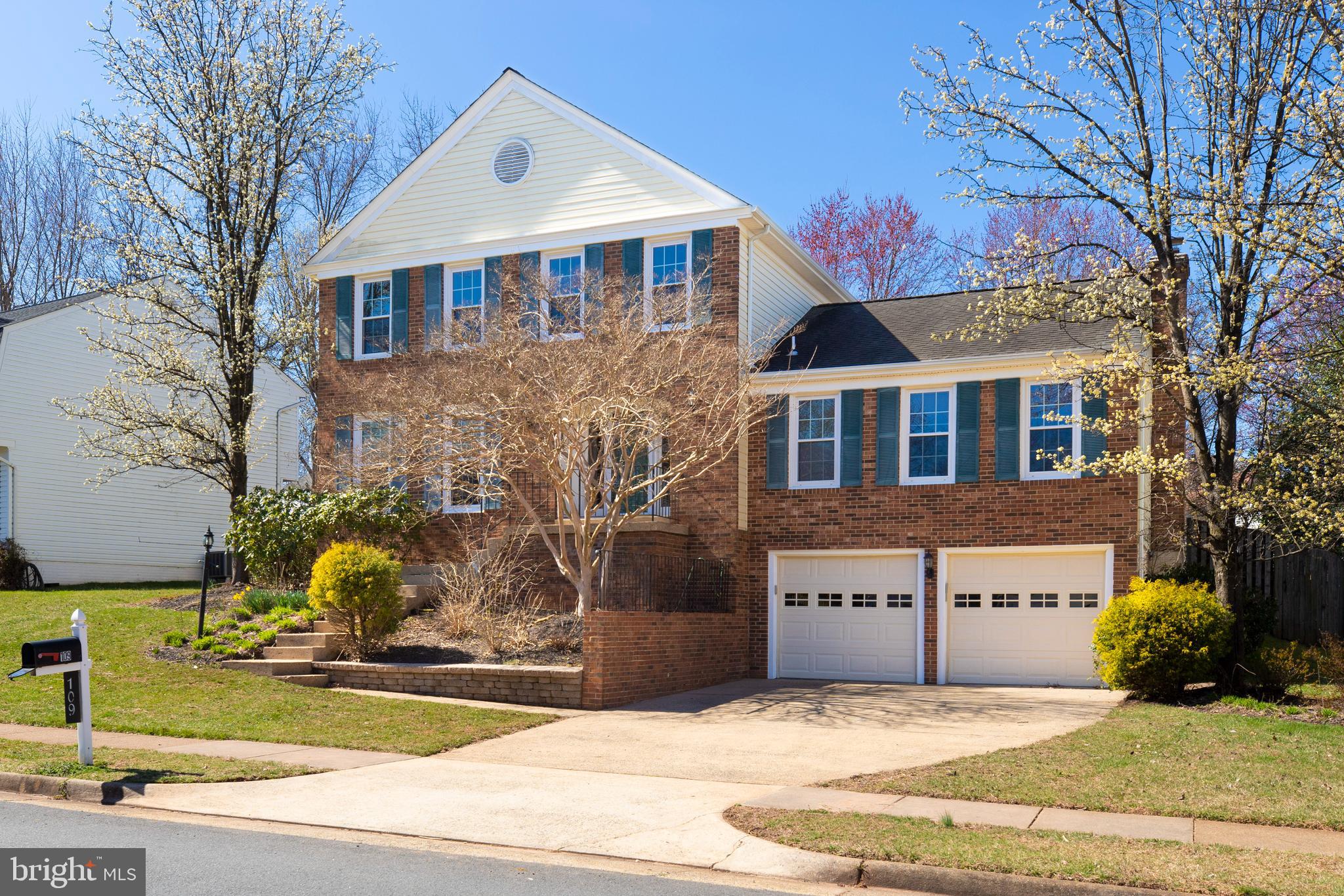 109 Country Road Sterling, VA 20165 - Photo 2 of 52 Gallery Image 2