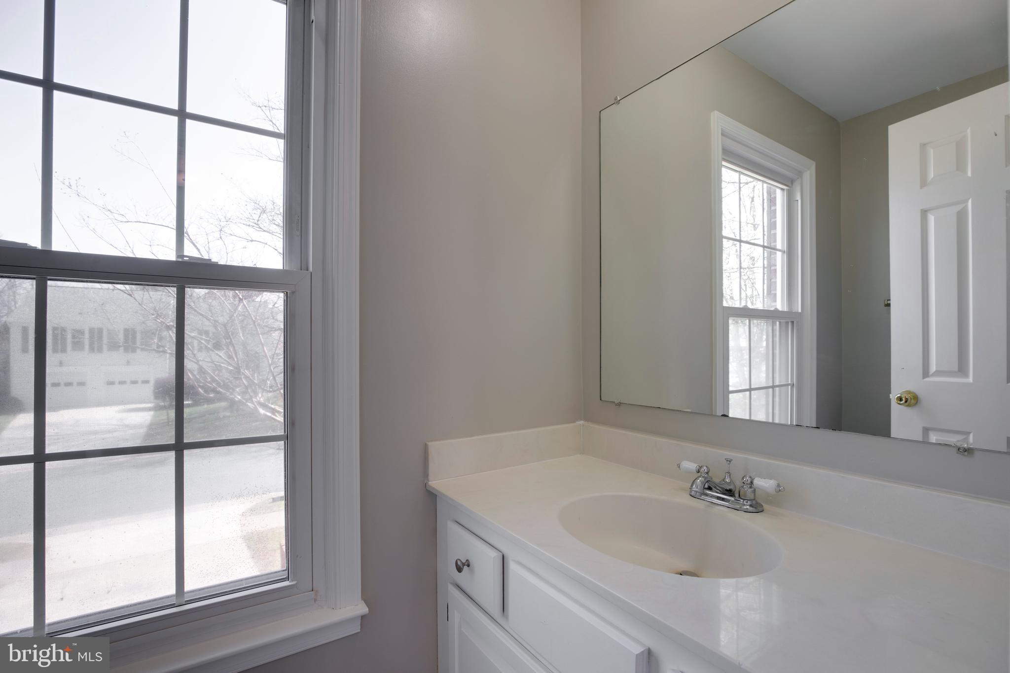 109 Country Road Sterling, VA 20165 - Photo 28 of 52 Gallery Image 28