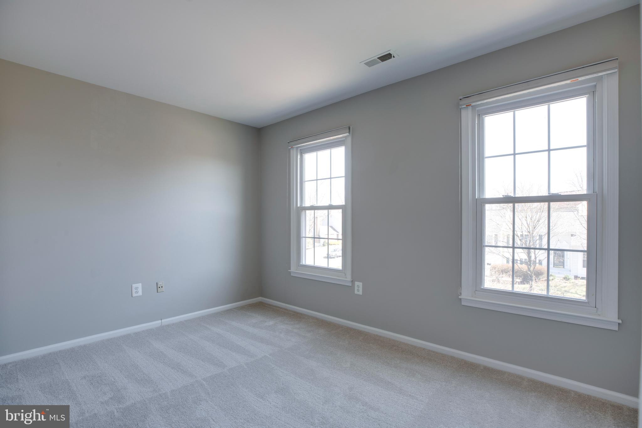 109 Country Road Sterling, VA 20165 - Photo 40 of 52 Gallery Image 40