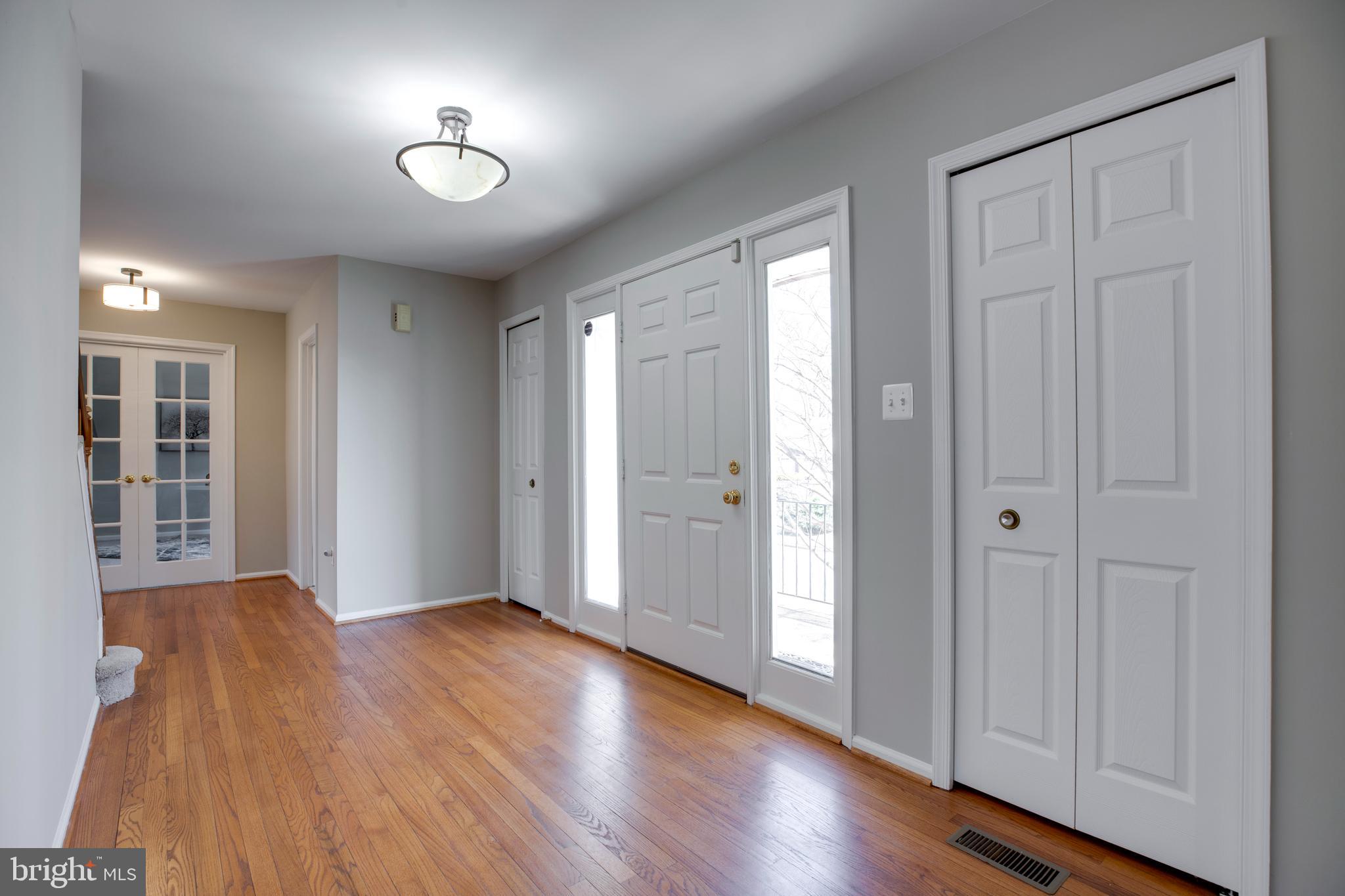 109 Country Road Sterling, VA 20165 - Photo 7 of 52 Gallery Image 7